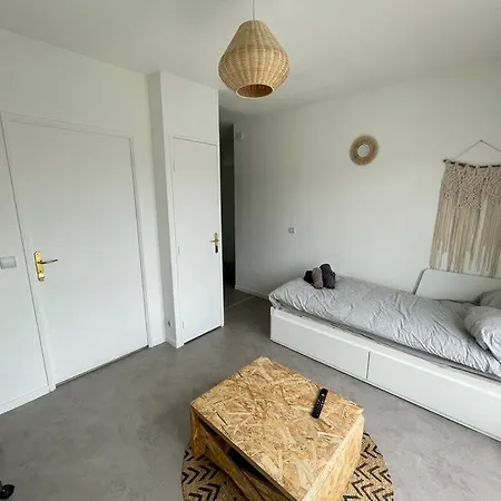 Apartment Le Studio Le Pasteur Avec Parking, Proche Quai Rouen