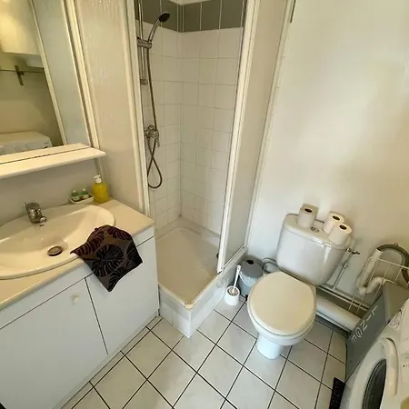 Apartment Le Studio Le Pasteur Avec Parking, Proche Quai Rouen